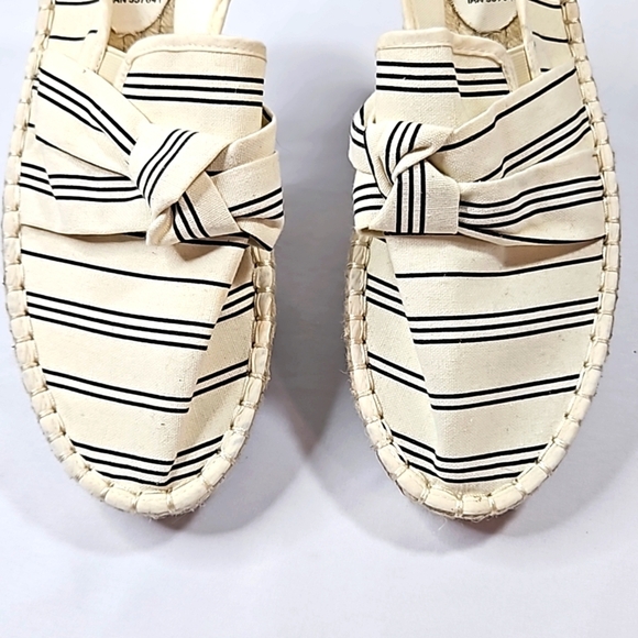 Esmara Cream & Black Striped Canvas Slip ons Loafers/Espadrilles Size 9.5 - Picture 3 of 6